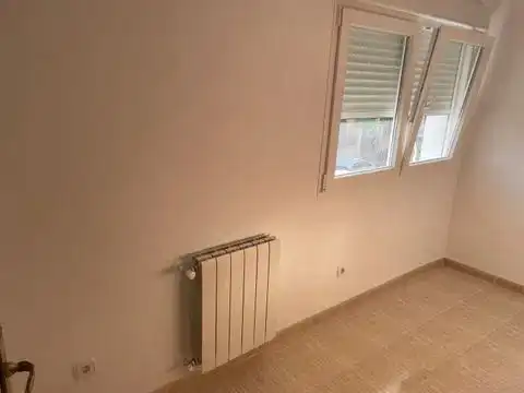 Houses for rent in Calle de Otero y Delage, 57, Peñagrande Balcony of Houses for rent in Madrid with Air Conditioner, Heating and Private garden