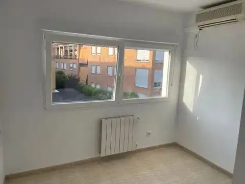 Houses for rent in Calle de Otero y Delage, 57, Peñagrande Bedroom of Houses for rent in Madrid with Air Conditioner, Heating and Private garden