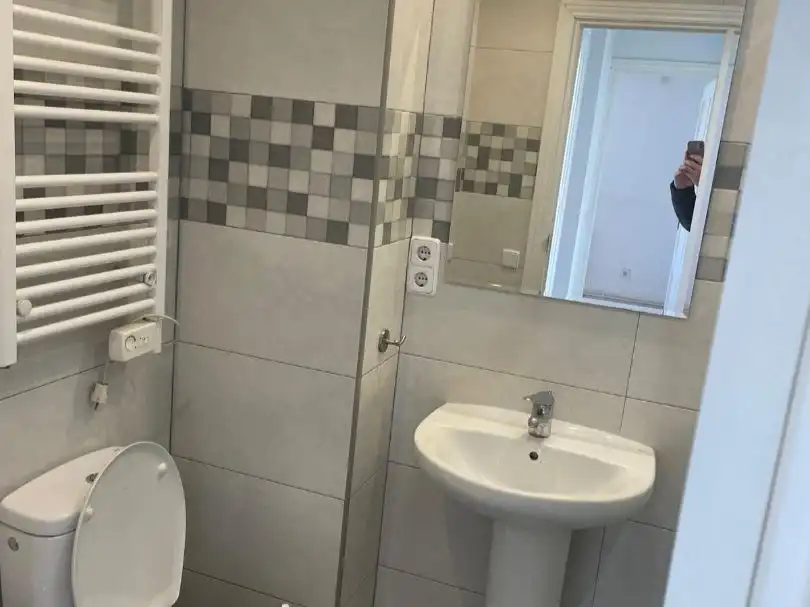 Houses for rent in Calle de Otero y Delage, 57, Peñagrande Bathroom of Houses for rent in Madrid with Air Conditioner, Heating and Private garden