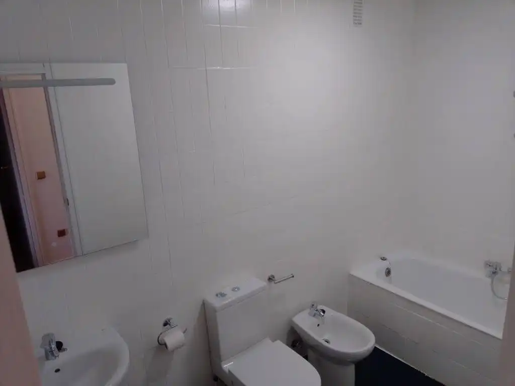 Piso de alquiler en Calle Ruiz Hernández, 12, Valladolid Capital Baño de Piso de alquiler en Valladolid Capital con Balcón