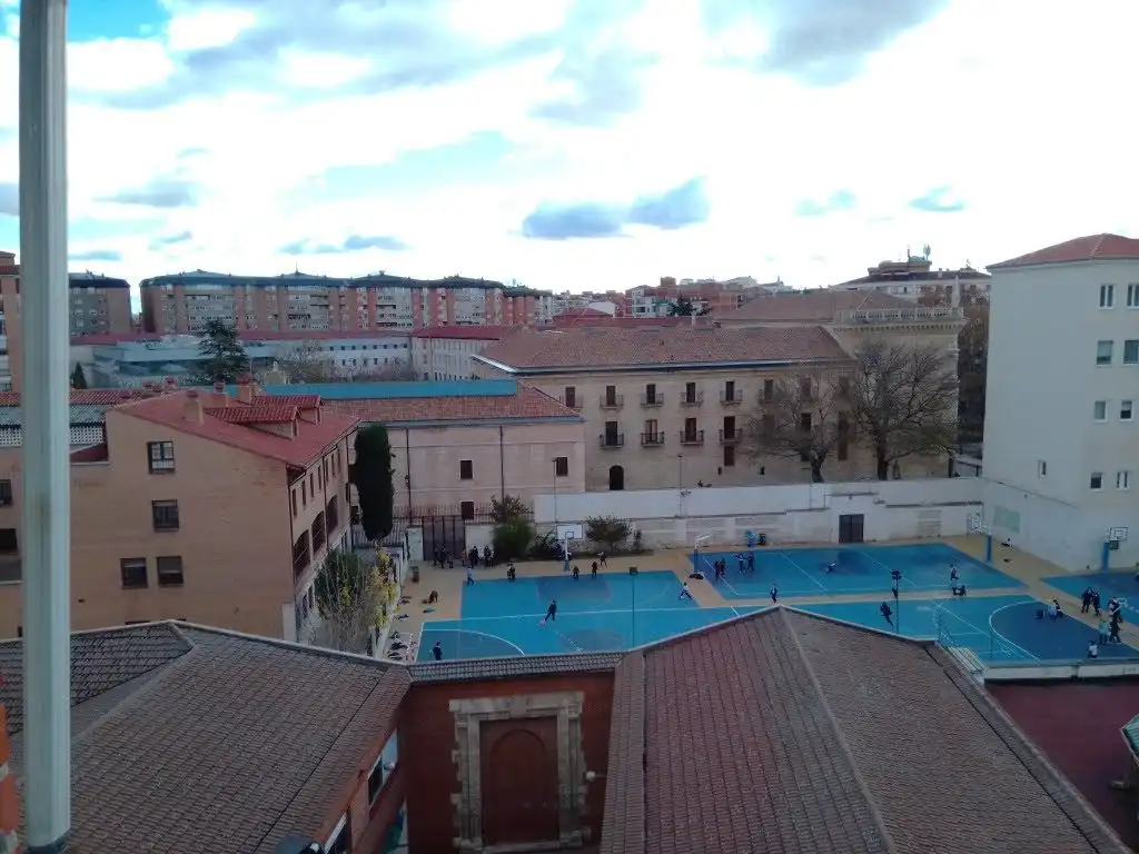 Piso de alquiler en Calle Ruiz Hernández, 12, Valladolid Capital Piscina de Piso de alquiler en Valladolid Capital con Balcón