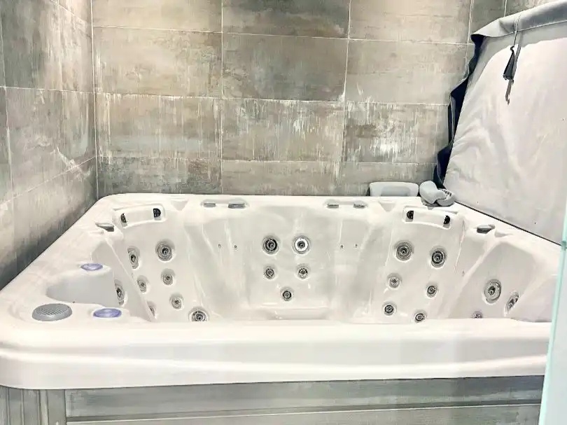 Baño de Piso en venta en Guadarrama con Aire acondicionado, Terraza y Piscina