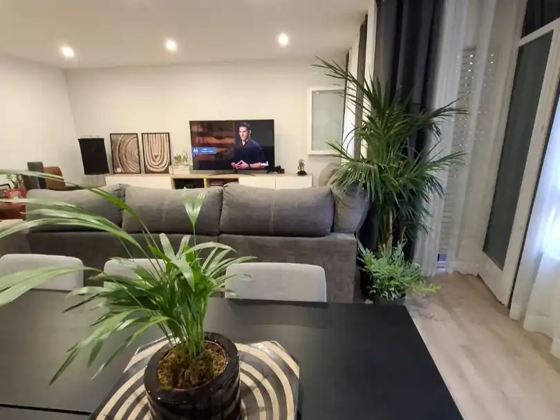 Living room of Flat for sale in Lleida  with Heating, Private garden and Parquet flooring