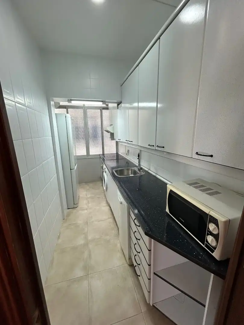 Habitación en Calle Torrelaguna, 21, Chorrillo Cocina de Piso para compartir en Alcalá de Henares con Aire acondicionado, Calefacción y Parquet