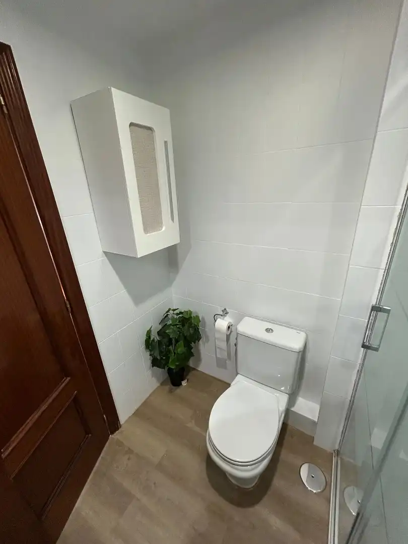 Habitación en Calle Torrelaguna, 21, Chorrillo Baño de Piso para compartir en Alcalá de Henares con Aire acondicionado, Calefacción y Parquet