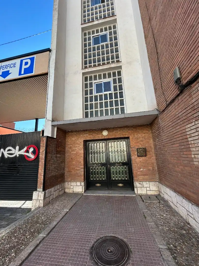 Habitación en Calle Torrelaguna, 21, Chorrillo Vista exterior de Piso para compartir en Alcalá de Henares con Aire acondicionado, Calefacción y Parquet