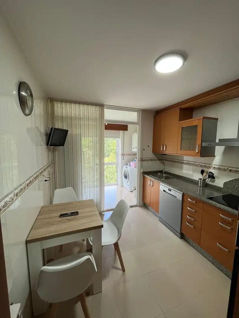 Flat for rent in Urbanización Monte Balado, 29, Brión Kitchen of Flat for rent in Brión with Heating, Private garden and Parquet flooring