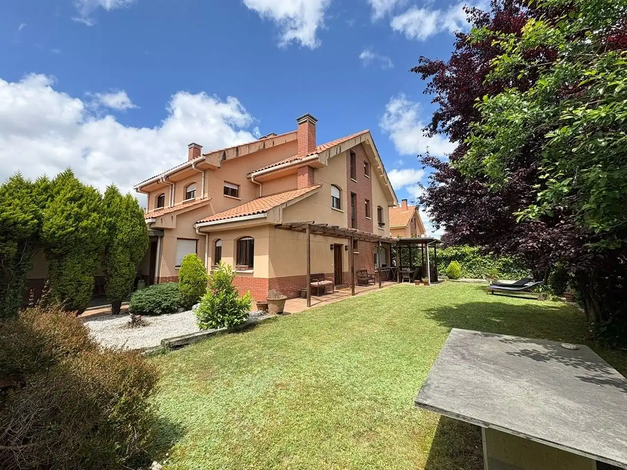 Casa o xalet en venda a Viella - Granda - Meres Jardí de Casa o xalet en venda en Siero