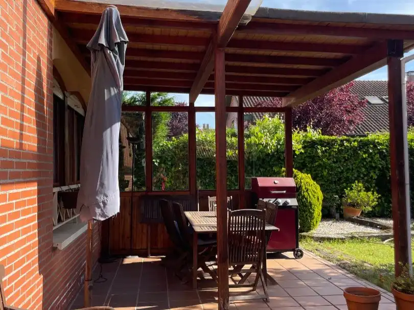 Casa o xalet en venda a Viella - Granda - Meres Terrassa de Casa o xalet en venda en Siero