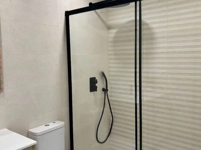 Flat for sale in Calle Danza Invisible, 4, El Bajondillo Bathroom of Flat for sale in Torremolinos with Private garden, Parquet flooring and Terrace