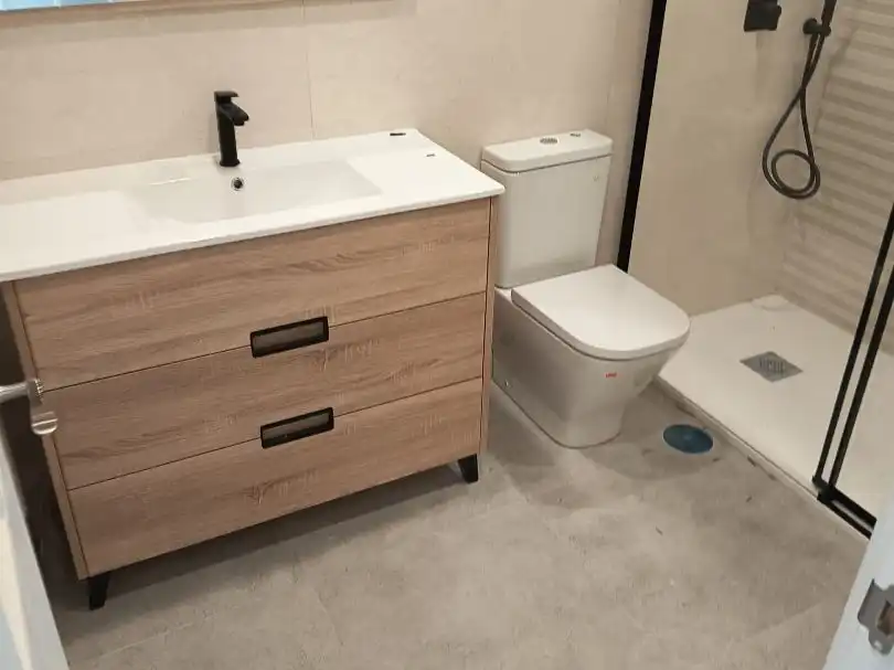 Flat for sale in Calle Danza Invisible, 4, El Bajondillo Bathroom of Flat for sale in Torremolinos with Private garden, Parquet flooring and Terrace