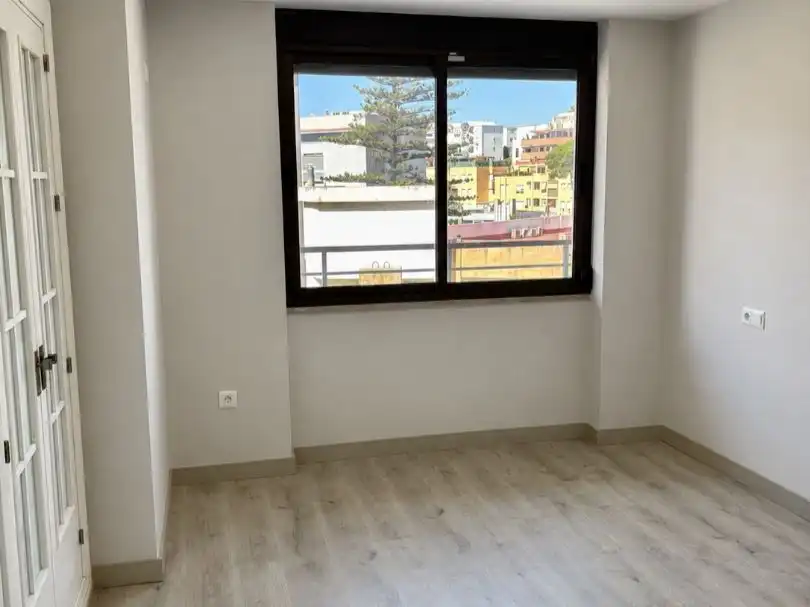 Flat for sale in Calle Danza Invisible, 4, El Bajondillo Bedroom of Flat for sale in Torremolinos with Private garden, Parquet flooring and Terrace