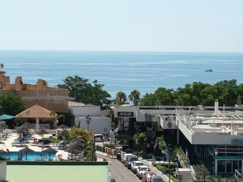 Flat for sale in Calle Danza Invisible, 4, El Bajondillo Exterior view of Flat for sale in Torremolinos with Private garden, Parquet flooring and Terrace