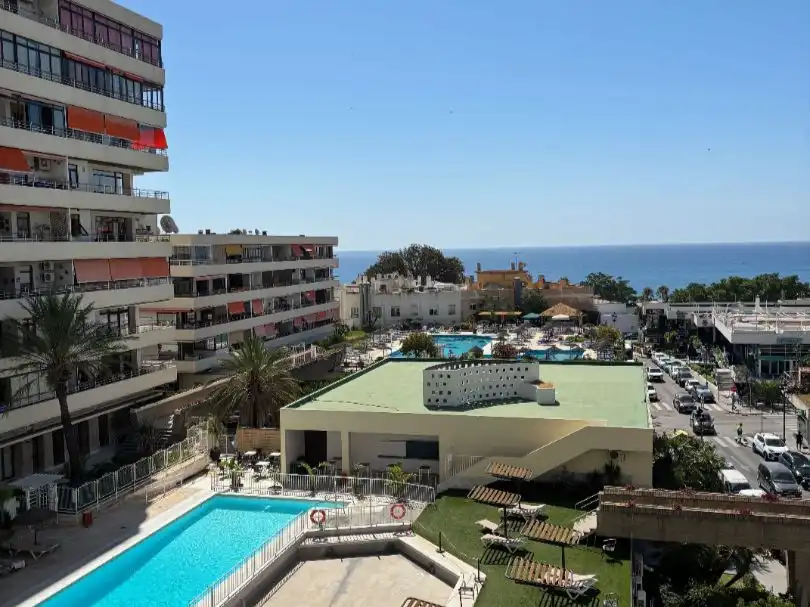 Flat for sale in Calle Danza Invisible, 4, El Bajondillo Swimming pool of Flat for sale in Torremolinos with Private garden, Parquet flooring and Terrace