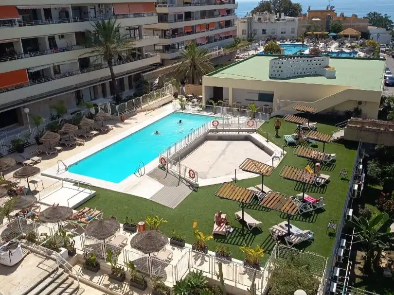 Flat for sale in Calle Danza Invisible, 4, El Bajondillo Swimming pool of Flat for sale in Torremolinos with Private garden, Parquet flooring and Terrace