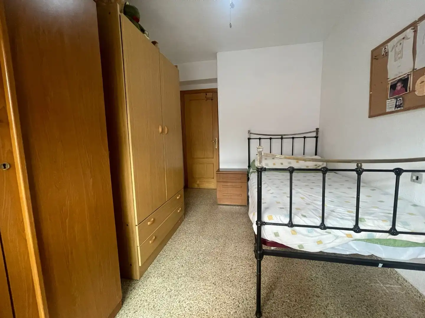 Room in Calle Almenillas, 4, Camino de Ronda Room in Calle Almenillas, 4, Camino de Ronda