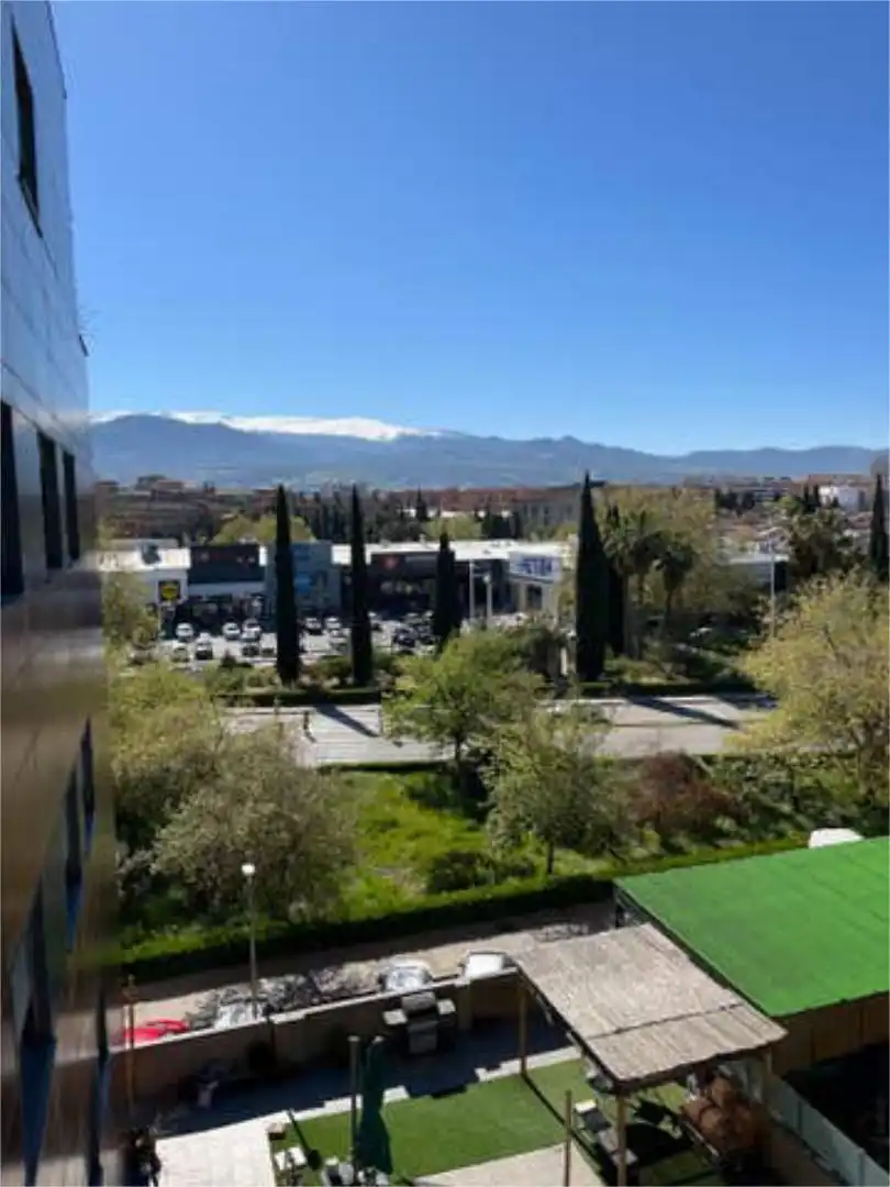 Piso de alquiler en Parque Lagos Vista exterior de Piso de alquiler en Granada con Calefacción, Jardín privado y Terraza