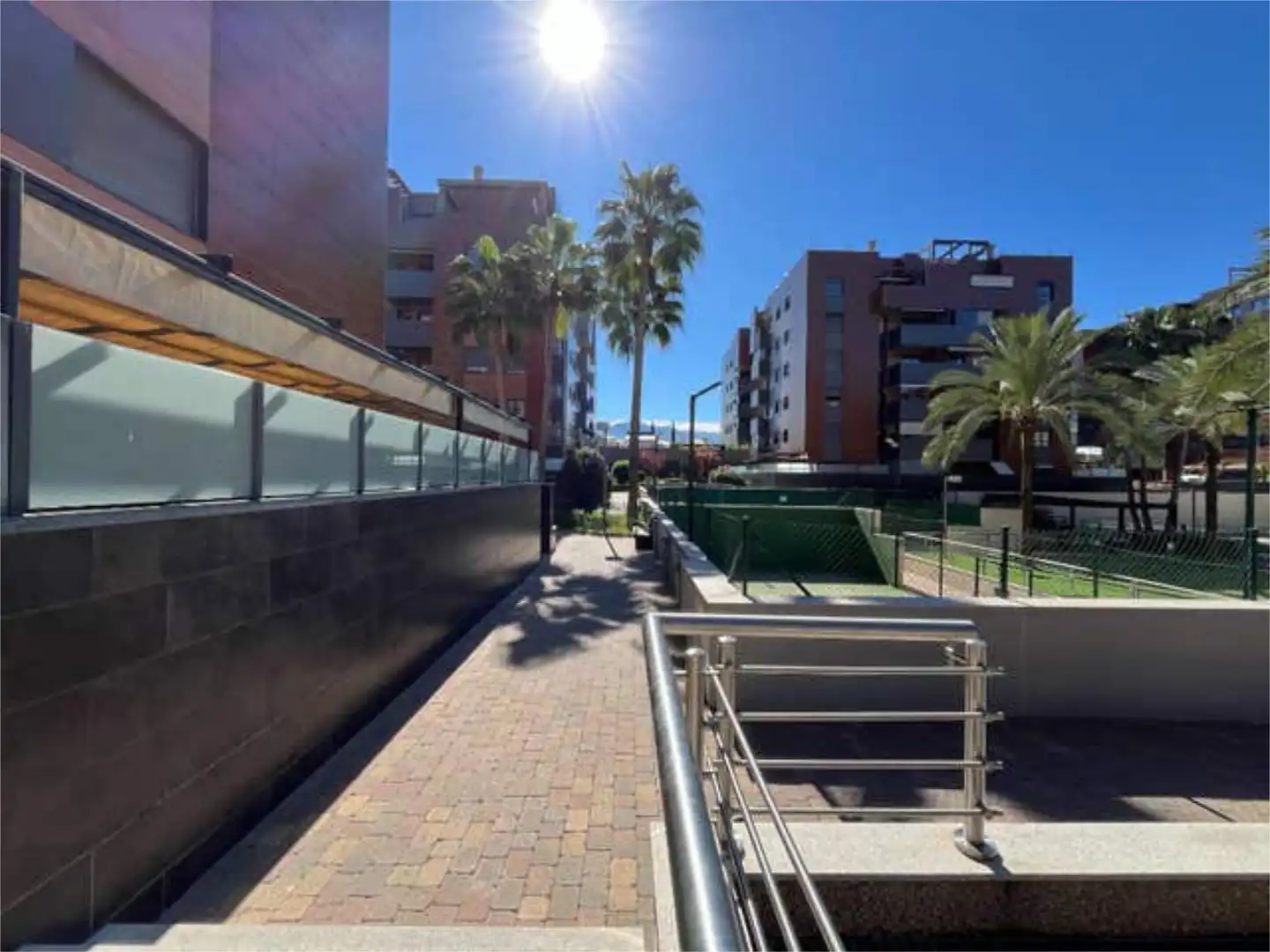Piso de alquiler en Parque Lagos Vista exterior de Piso de alquiler en Granada con Calefacción, Jardín privado y Terraza