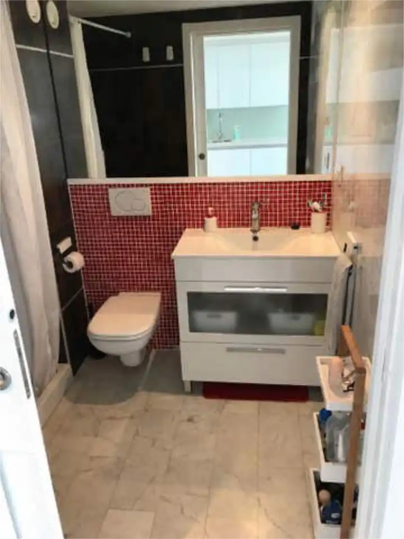 Loft de alquiler en Torrefiel Baño de Loft de alquiler en Valencia con Calefacción y Amueblado