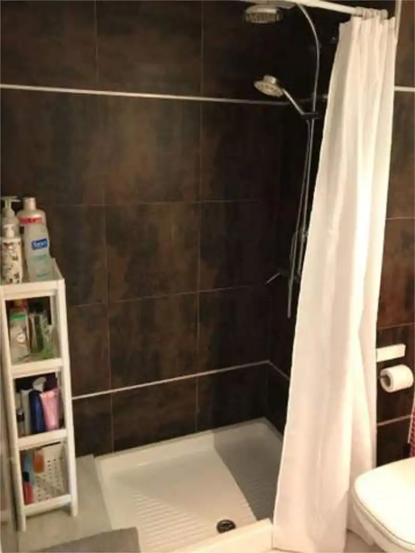 Loft de alquiler en Torrefiel Baño de Loft de alquiler en Valencia con Calefacción y Amueblado