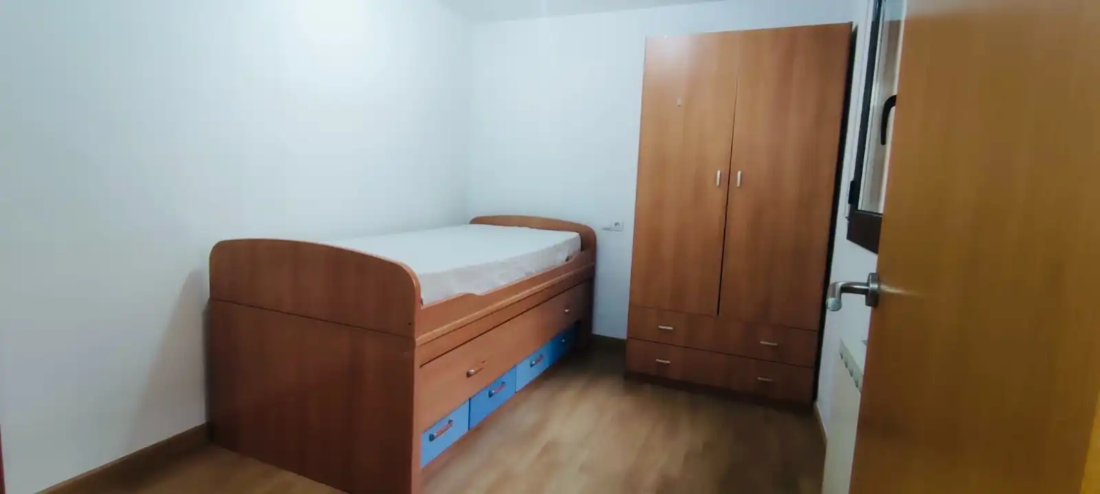 Dormitori de Dúplex de lloguer en Alcarràs amb Calefacció, Parquet i Terrassa