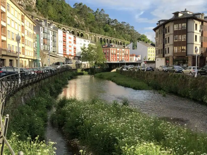 Wohnung zum Verkauf in Valdés - Luarca Außenansicht von Wohnung zum Verkauf in Valdés - Luarca mit Terrasse
