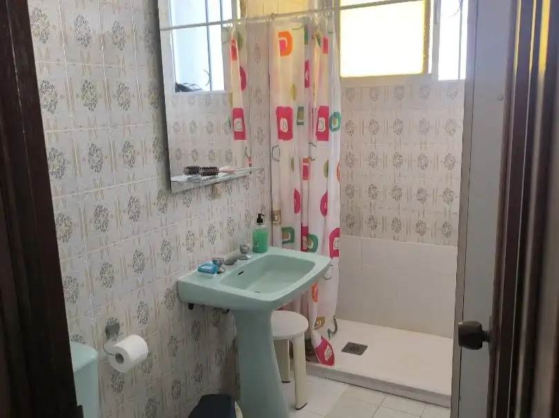 Badezimmer von Wohnung zum Verkauf in Almonte mit Heizung, Privatgarten und Terrasse