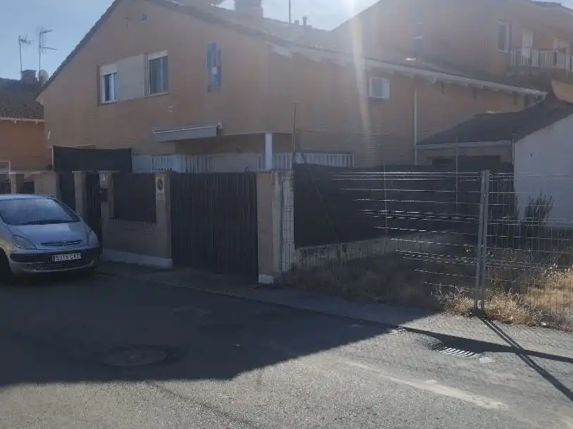 Casa o chalet en venta en Calle Azorín, 11, Yunquera de Henares Parking de Casa o chalet en venta en Yunquera de Henares con Aire acondicionado, Calefacción y Terraza