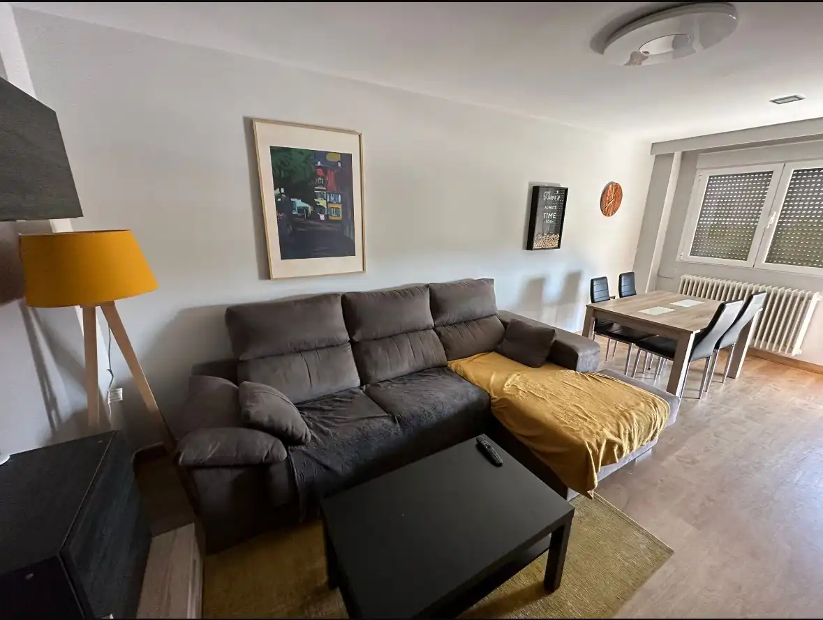 Piso de alquiler en Calle Jamaica, 24, Rollo - Puente Ladrillo Sala de estar de Piso de alquiler en Salamanca con Calefacción, Jardín privado y Parquet