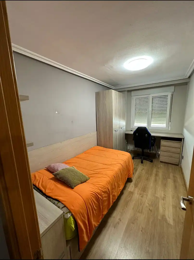 Piso de alquiler en Calle Jamaica, 24, Rollo - Puente Ladrillo Habitación de Piso de alquiler en Salamanca con Calefacción, Jardín privado y Parquet