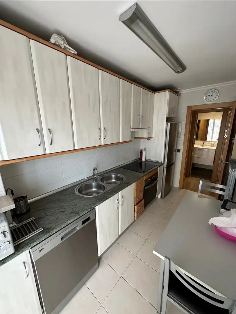 Piso de alquiler en Calle Jamaica, 24, Rollo - Puente Ladrillo Cocina de Piso de alquiler en Salamanca con Calefacción, Jardín privado y Parquet