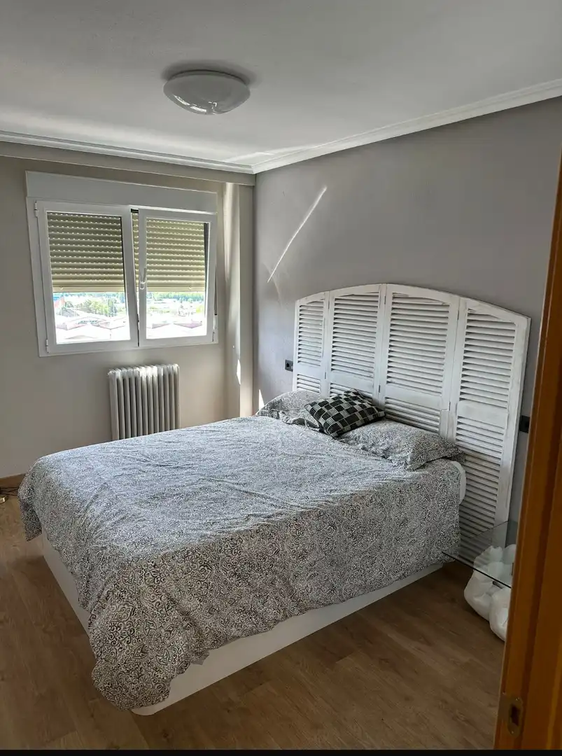 Piso de alquiler en Calle Jamaica, 24, Rollo - Puente Ladrillo Habitación de Piso de alquiler en Salamanca con Calefacción, Jardín privado y Parquet