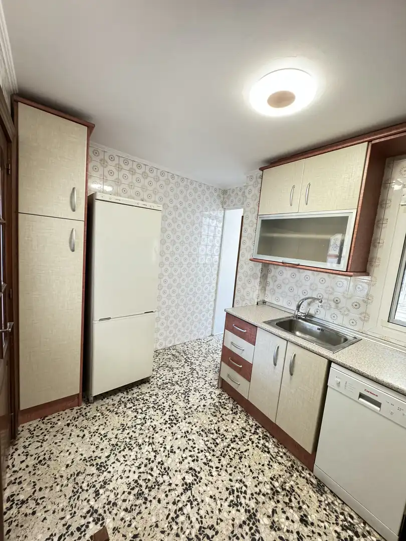 Piso de alquiler en Avenida de Dílar, 22, Barrio de Zaidín Cocina de Piso de alquiler en Granada con Aire acondicionado, Terraza y Amueblado