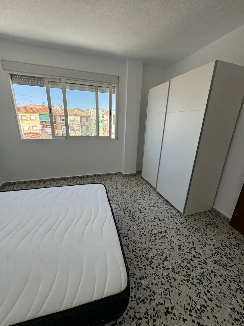 Piso de alquiler en Avenida de Dílar, 22, Barrio de Zaidín Habitación de Piso de alquiler en Granada con Aire acondicionado, Terraza y Amueblado