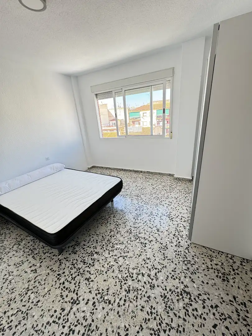 Piso de alquiler en Avenida de Dílar, 22, Barrio de Zaidín Habitación de Piso de alquiler en Granada con Aire acondicionado, Terraza y Amueblado