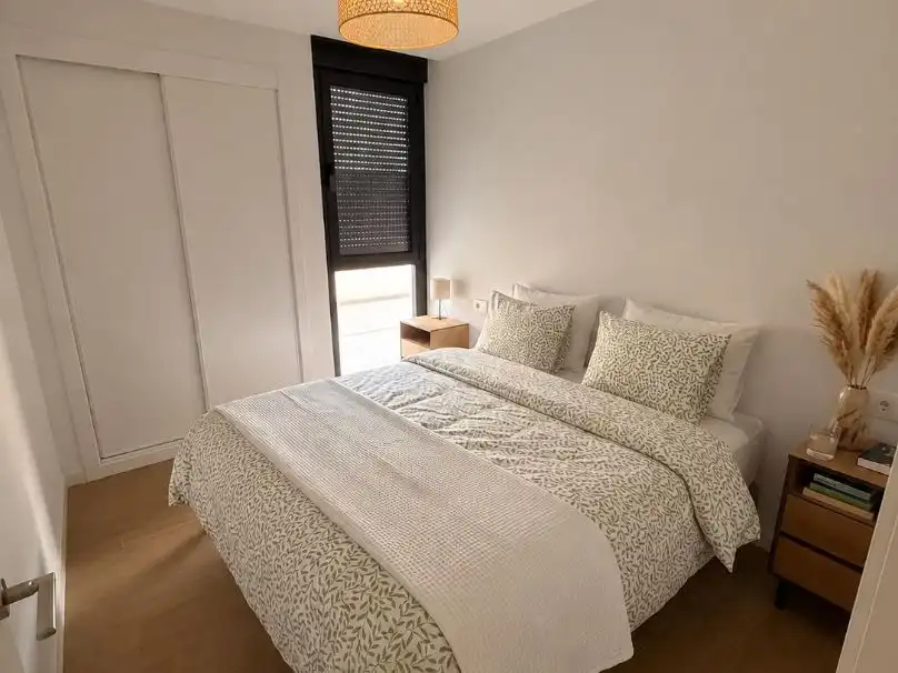 Piso de alquiler en Calle Rector Ramón Martín Mateo, 2, Bellavista - Capiscol - Frank Espinós Habitación de Piso de alquiler en Sant Joan d'Alacant con Aire acondicionado, Calefacción y Jardín privado