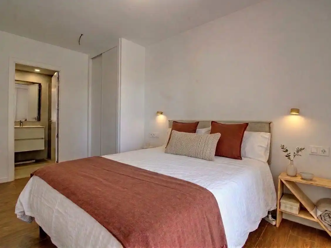 Piso de alquiler en Calle Rector Ramón Martín Mateo, 2, Bellavista - Capiscol - Frank Espinós Habitación de Piso de alquiler en Sant Joan d'Alacant con Aire acondicionado, Calefacción y Jardín privado