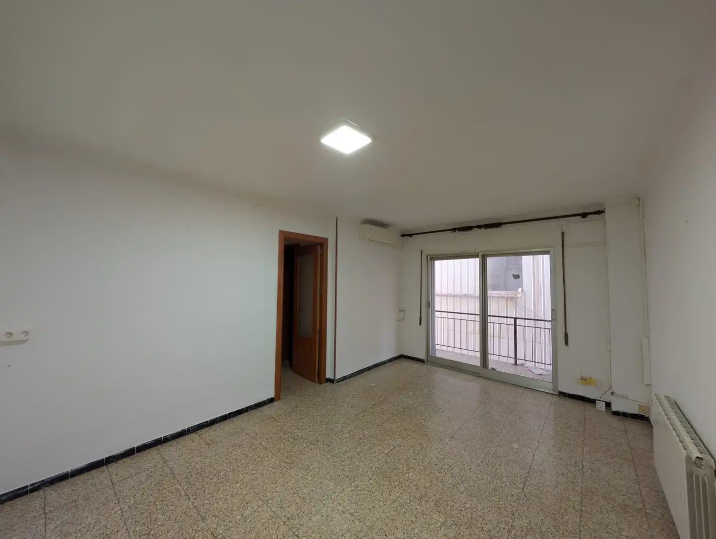 Flat for rent in Via Augusta, 24, Llevant Living room of Flat for rent in Tarragona Capital with Air Conditioner, Terrace and Balcony