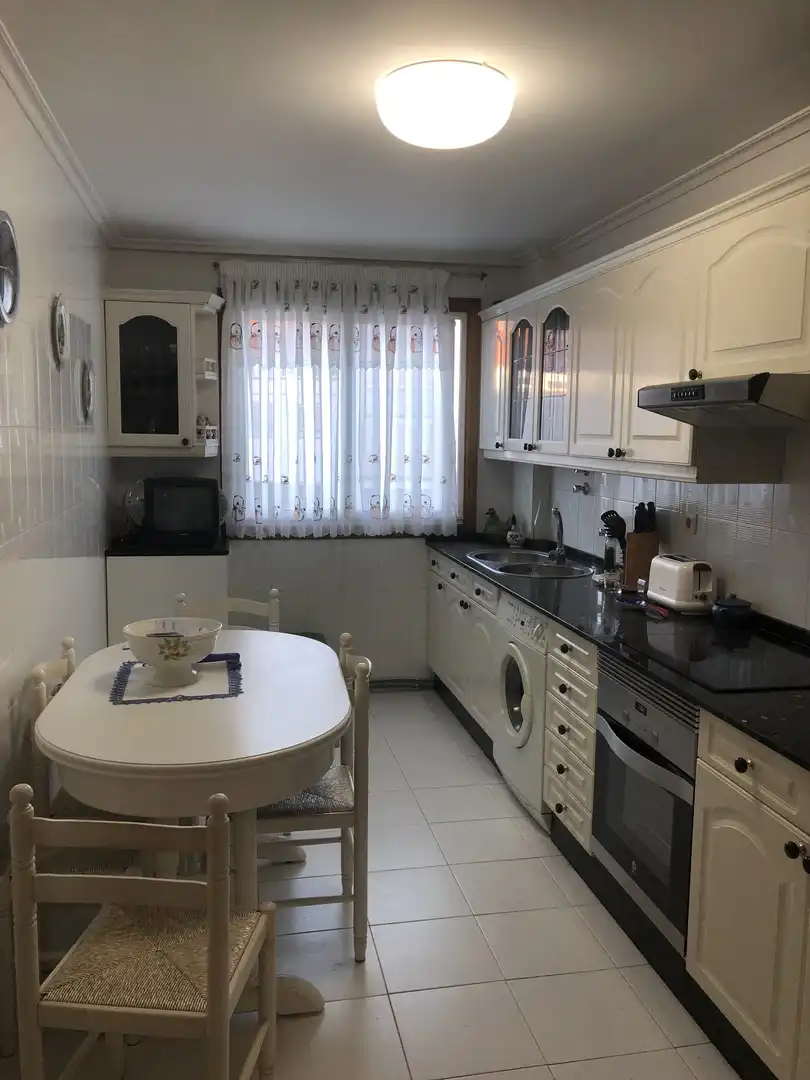 Flat for rent in Rúa Sirena, 3, Monte Alto - Zalaeta - Atocha Kitchen of Flat for rent in A Coruña Capital with Heating, Parquet flooring and Furnished