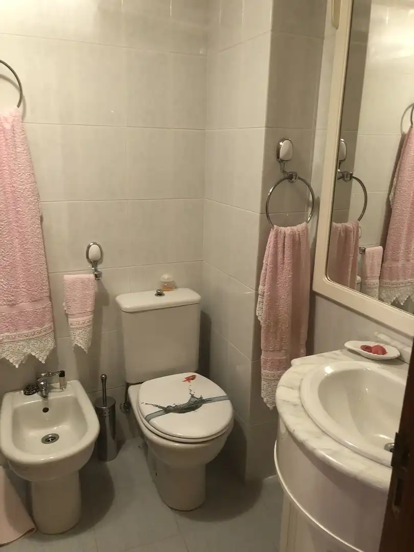 Flat for rent in Rúa Sirena, 3, Monte Alto - Zalaeta - Atocha Bathroom of Flat for rent in A Coruña Capital with Heating, Parquet flooring and Furnished