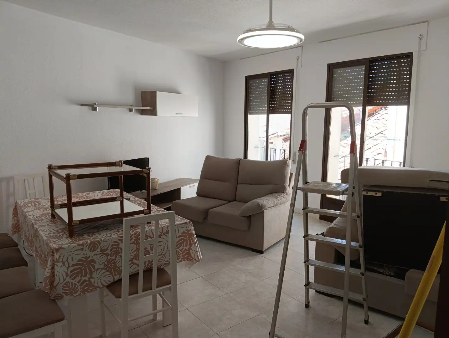 Wohnzimmer von Wohnung zur Miete in Poyales del Hoyo mit Heizung, Möbliert und Ofen