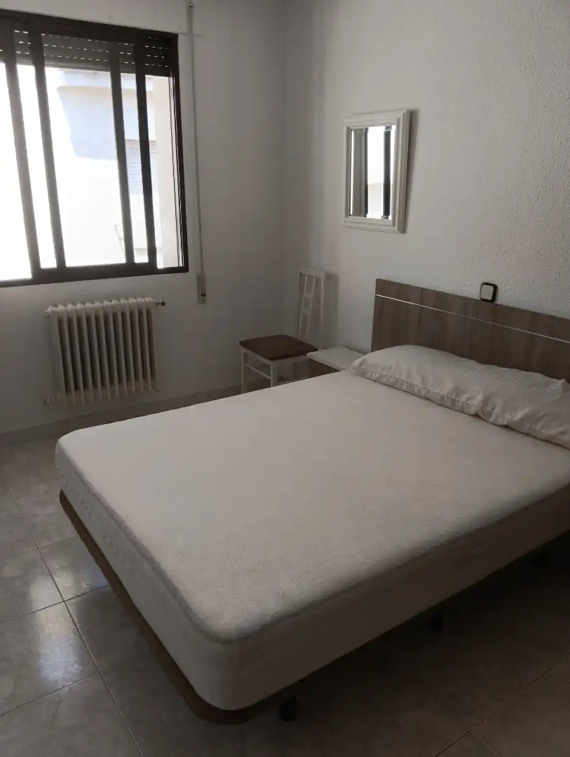 Schlafzimmer von Wohnung zur Miete in Poyales del Hoyo mit Heizung, Möbliert und Ofen