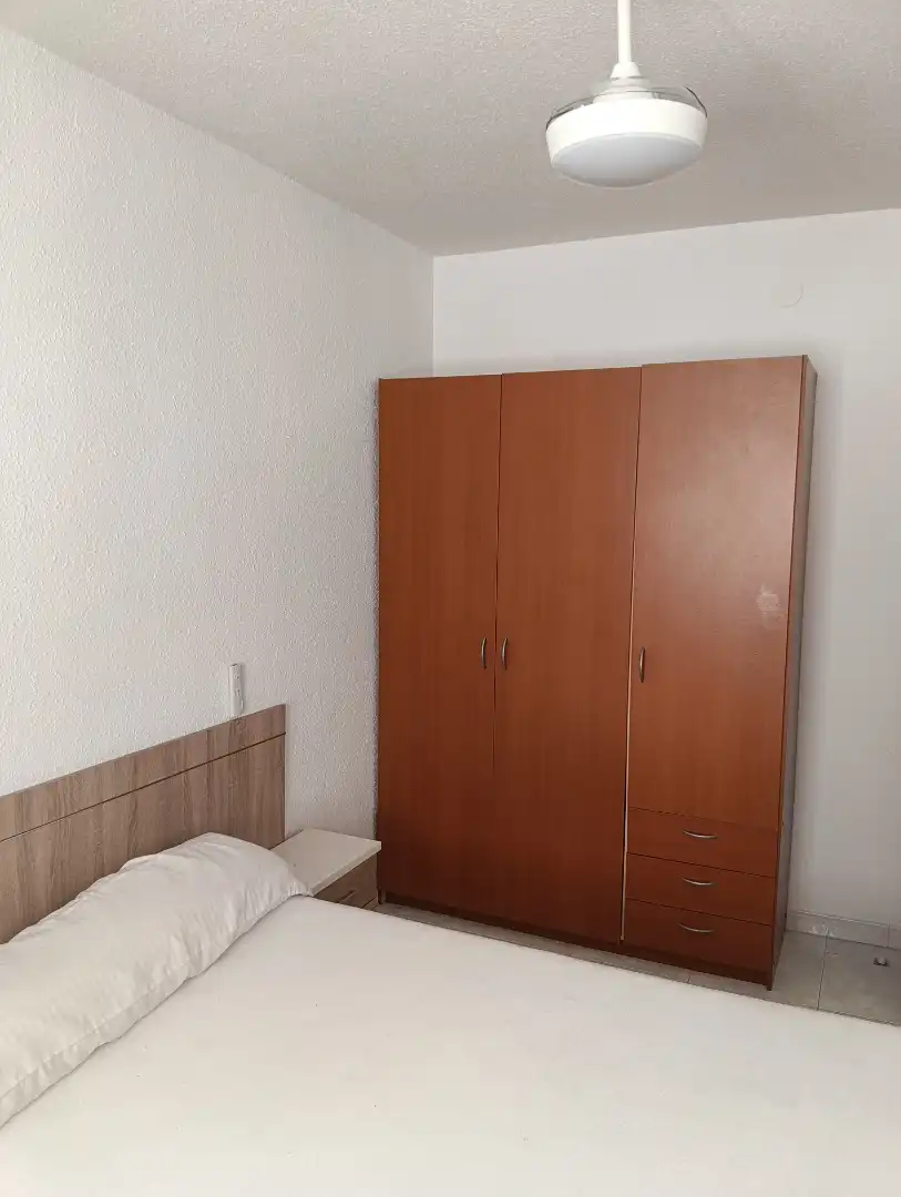Schlafzimmer von Wohnung zur Miete in Poyales del Hoyo mit Heizung, Möbliert und Ofen