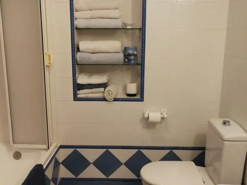 Flat for rent in Zumalakarregi Kalea, 21, Zarautz Bathroom of Flat for rent in Zarautz with Heating, Parquet flooring and Terrace