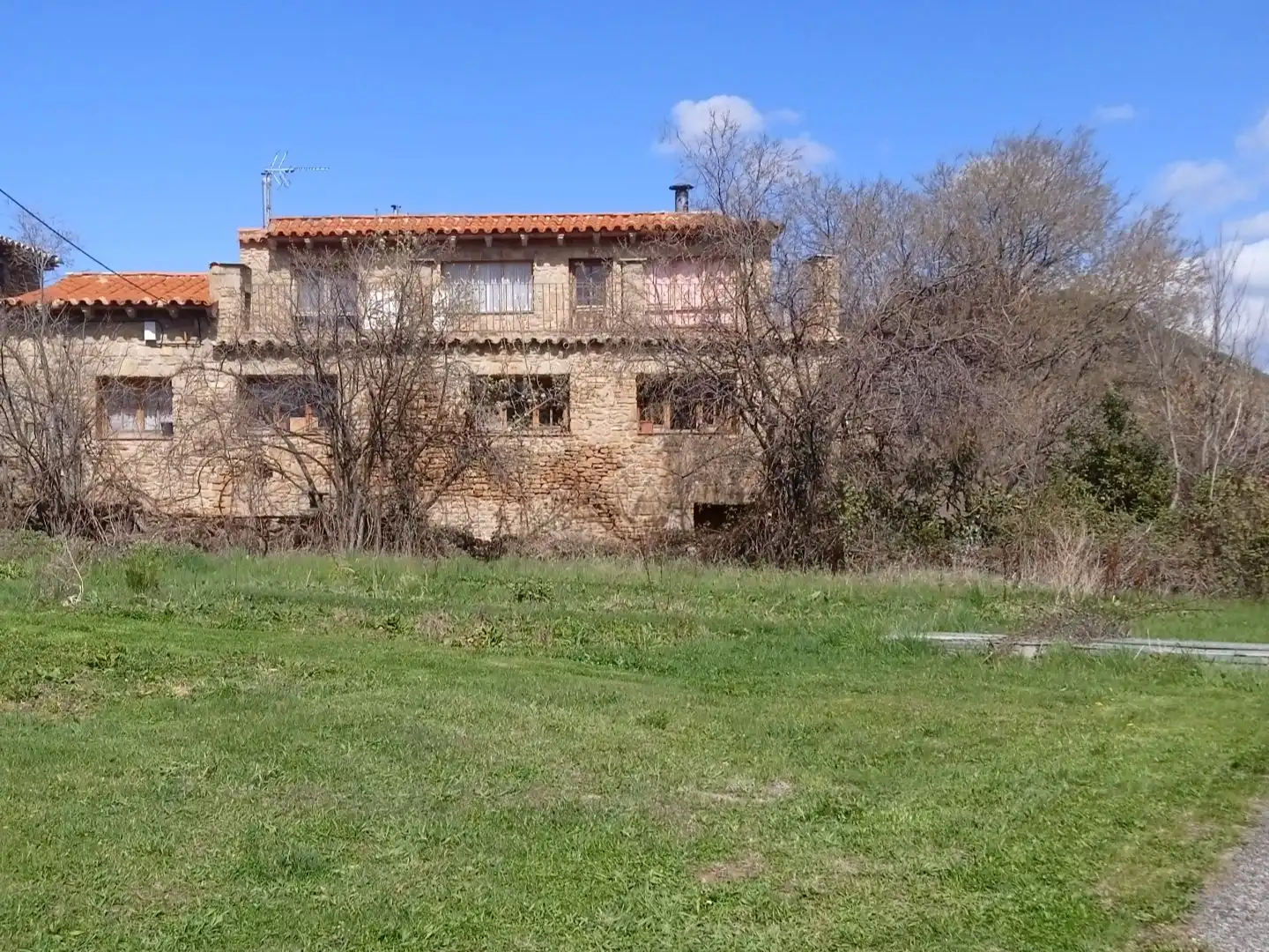 Piso en venta en Calle Única, 6, Arén Vista exterior de Piso en venta en Arén con Calefacción, Jardín privado y Parquet