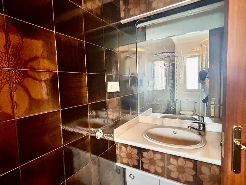 Flat for sale in Alameda Ayuntamiento, 17, Colindres Bathroom of Flat for sale in Colindres with Balcony