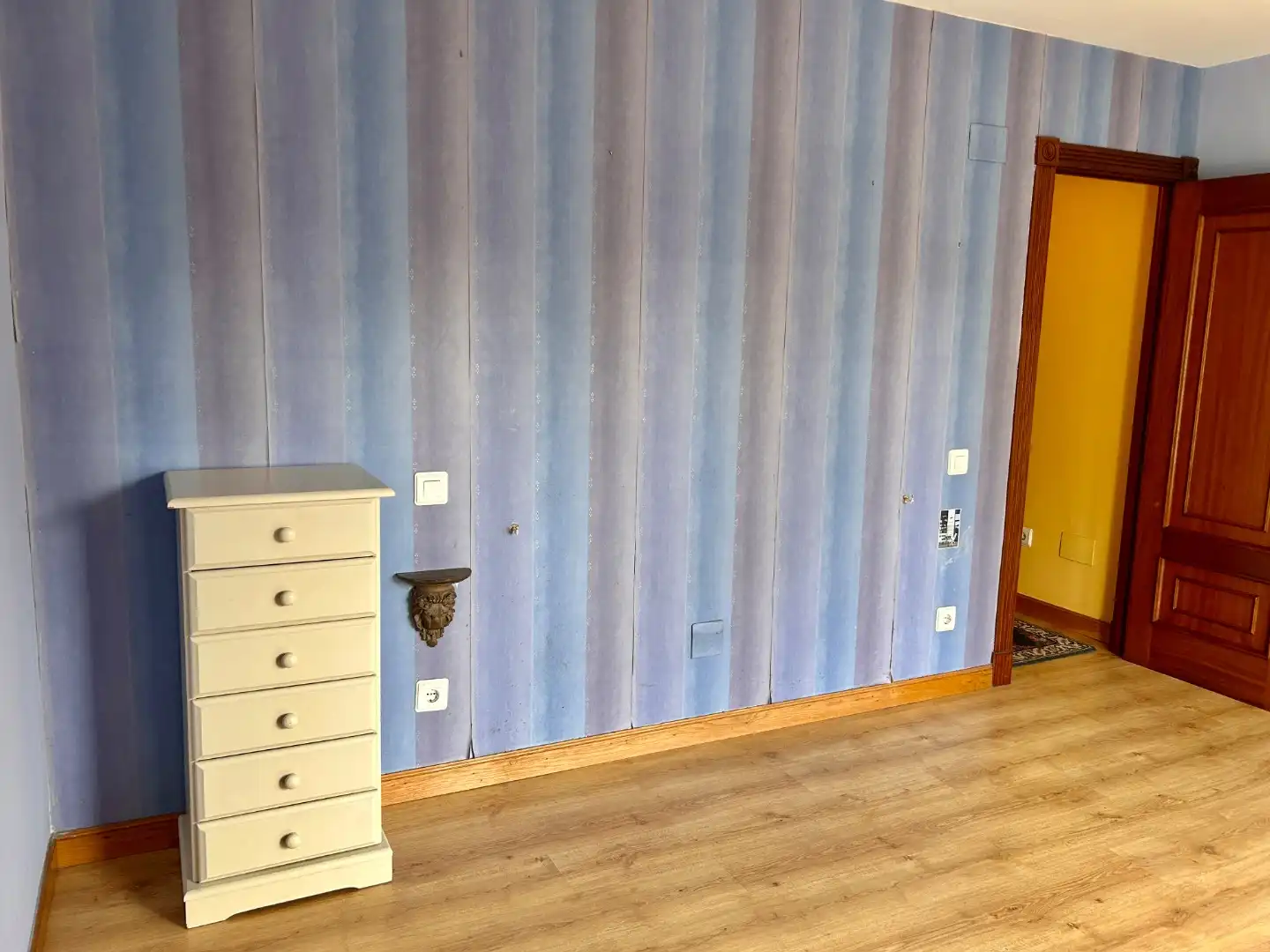 Flat for sale in Alameda Ayuntamiento, 17, Colindres Bedroom of Flat for sale in Colindres with Balcony