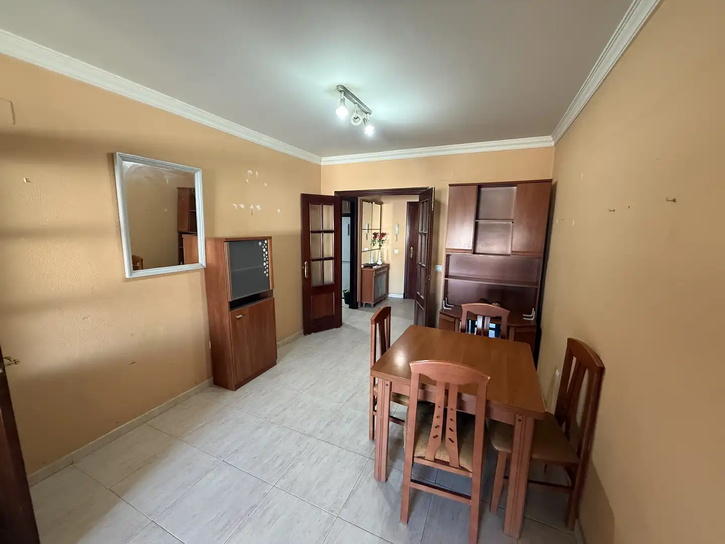 Flat for sale in Plaza Rafael Alberti, 3, La Banda - Campo de Fútbol Dining room of Flat for sale in Chiclana de la Frontera with Air Conditioner and Balcony