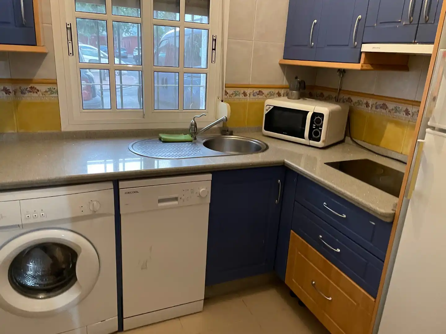 Flat for rent in Calle Juan Díaz de Solís, 44, El Tardón - El Carmen Kitchen of Flat for rent in Sevilla with Air Conditioner, Heating and Storage room