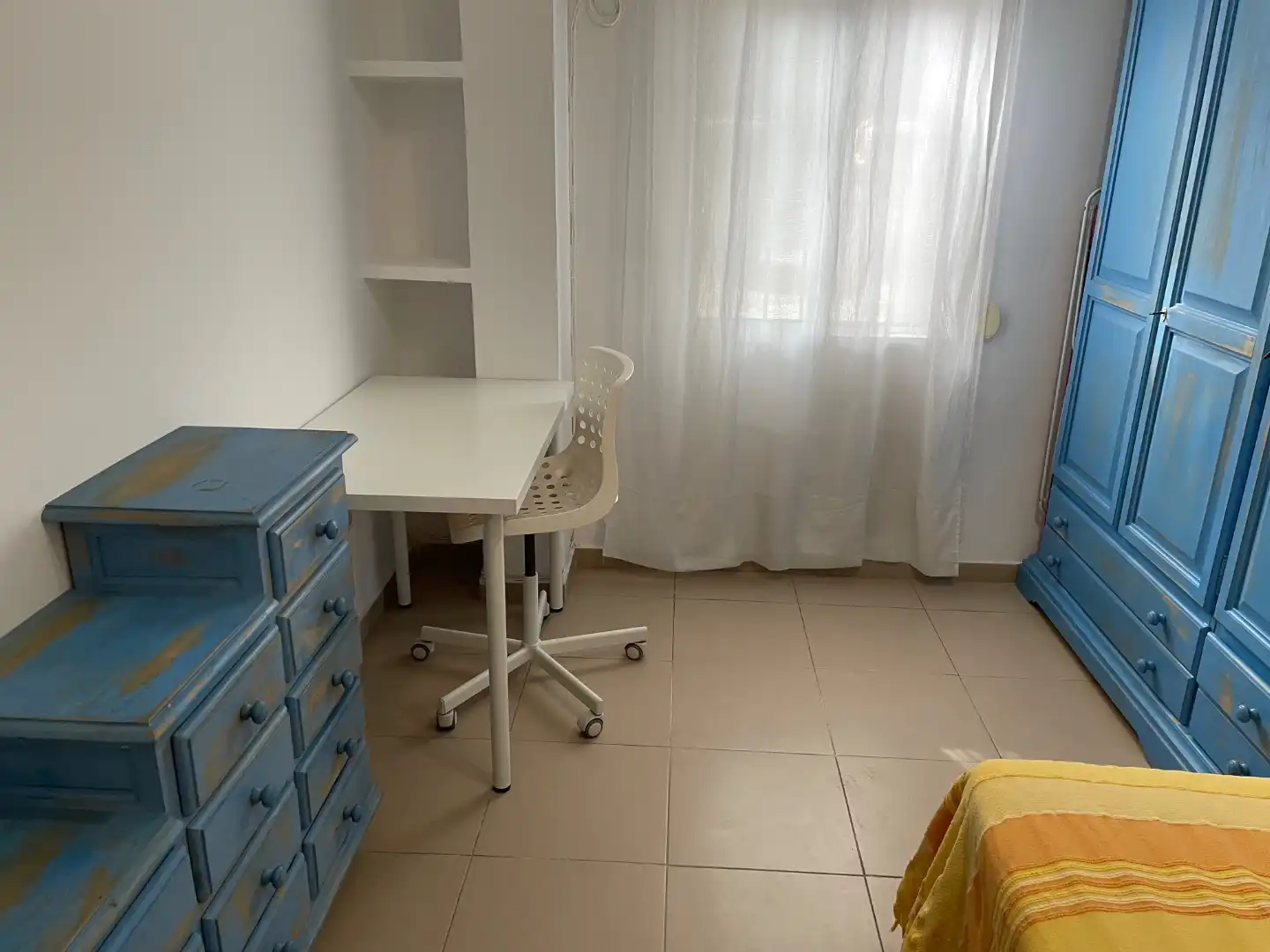 Flat for rent in Calle Juan Díaz de Solís, 44, El Tardón - El Carmen Bedroom of Flat for rent in Sevilla with Air Conditioner, Heating and Storage room